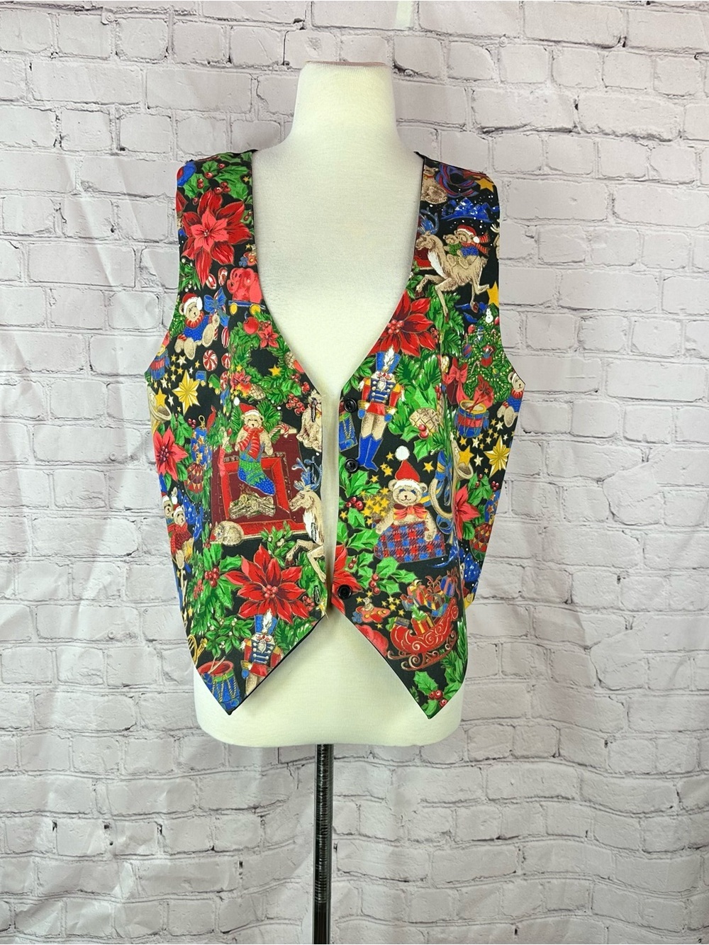 vtg 111 main Festive Multi-Color Holiday christmas Print Vest Women L Tops